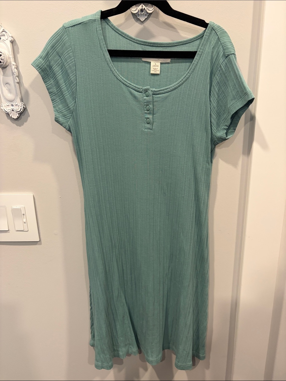 Treasure & Bond Ribbed Henley Dress in Seafoam